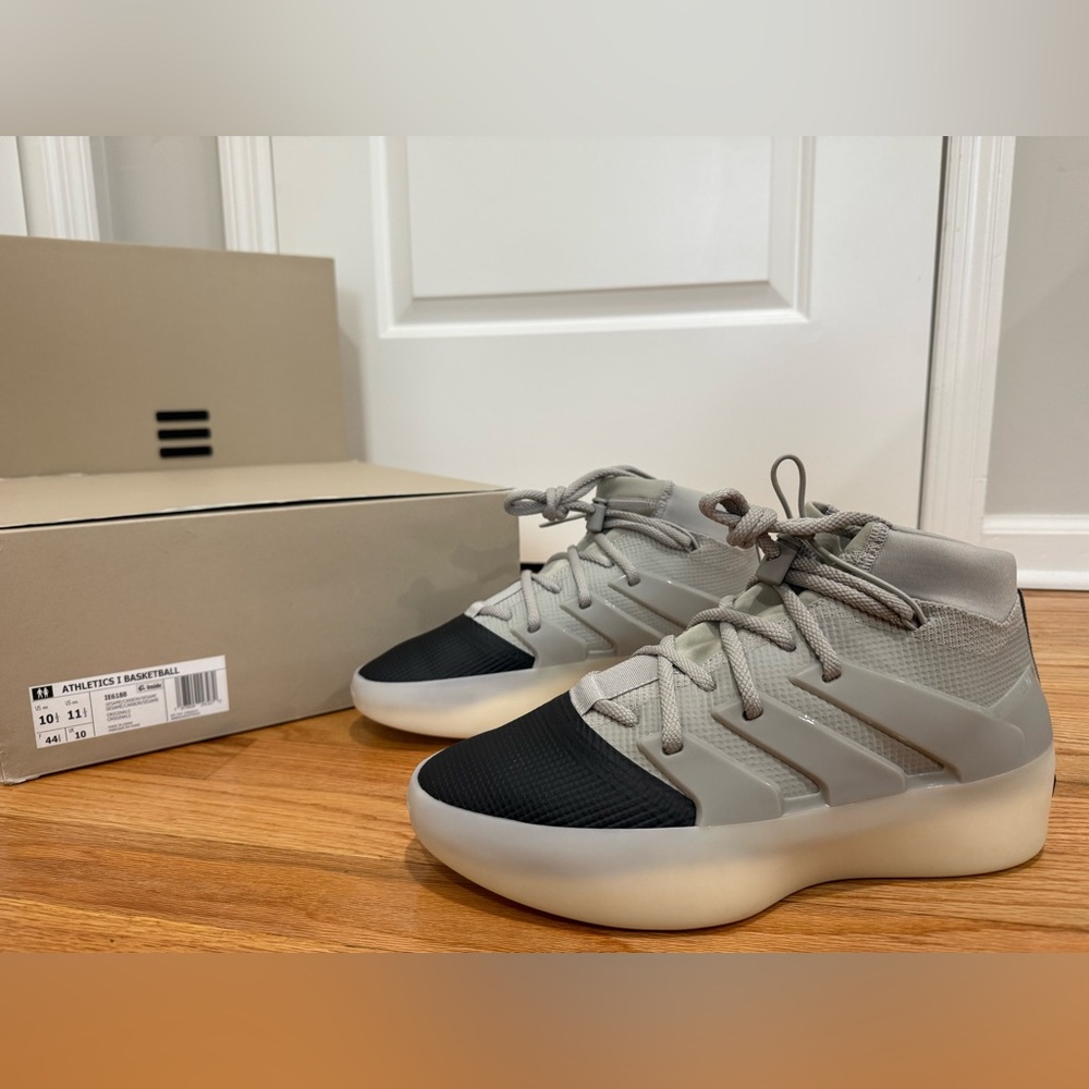 Adidas fear of god X sesame carbon Sz 10.5
